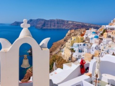 Płacą więcej za wakacje i mają mniejszy wybór. UOKiK jasno o znanym procederze