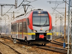 Zmiany w rozkładzie ŁKA. Nowy poranny pociąg i dodatkowe postoje