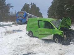 Wypadek na przejeździe kolejowym w Cybowie