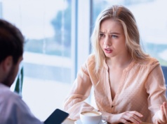 Randkowanie po 30.: festiwal rozczarowań i "pływanie w soku ze śmieci"?