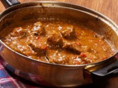 Dodaj do gulaszu zamiast mąki i śmietany. W mig go zagęścisz i dodasz smaku