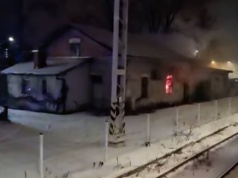 Nocny pożar pustostanu w pobliżu dworca kolejowego w Andrychowie