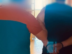 Nie miał prawa jazdy, ale miał dużo gotówki, którą oferował policjantom. Zdradziły go… światła