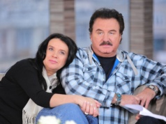 Wdowa po Krzysztofie Krawczyku zabroniła stawiać zniczy na jego grobie. Tak się tłumaczy