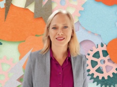 Zaczynali jako platforma do budowania voicebotów dla wielu branż. „Szybko zobaczyliśmy, że prawdziwa wartość powstaje, gdy wchodzimy głęboko w jeden obszar”