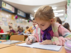 Dziewczynka chce wziąć udział w konkursie matematycznym. "Staram się ją zniechęcić, bo będzie wstyd na całą klasę"