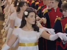 Niezwykły polonez maturzystów. Wideo robi furorę w sieci