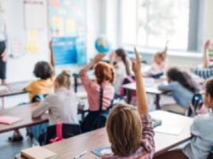 MEN wprowadza obowiązkowy tydzień bez lekcji. Efekty trafią prosto na świadectwa