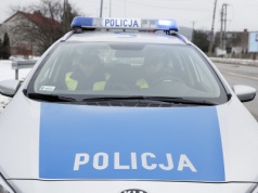 Bus uderzył w bariery energochłonne na S7