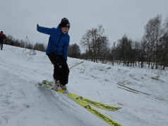 Skakali na nartach w Pabianicach