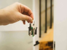 Koszty mieszkania niskie, pensje też. Polski problem mieszkaniowy