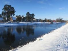 Pod dziewczynkami załamał się lód. On je uratował. Bohaterowi podziękuje prezydent