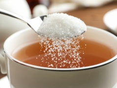 Jedz, gdy czujesz, że spada ci cukier. Te przekąski szybko dodadzą energii