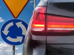 Sąd zdecydował ws. włączania lewego kierunkowskazu na rondzie