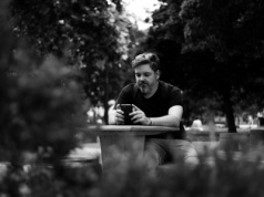 Czy pracodawca może sprawdzić mój telefon służbowy? Granice kontroli i prawa pracownika