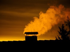 To grozi za palenie śmieciami w piecu. Drony to w tym wypadku nie wszystko