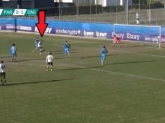 Fenomenalny występ. Polak odcierpiał czerwoną kartkę i strzelił hat-tricka