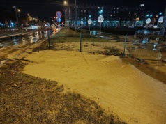 Awaria magistrali wodociągowej przy Placu Centralnym — naprawa zakończona, utrudnienia tramwajowe