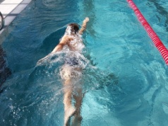 Nauka pływania dla dorosłych - bez stresu i wstydu