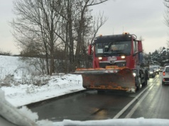 Zima znów dała o sobie znać. Trudne warunki i spowolniony ruch w całym mieście