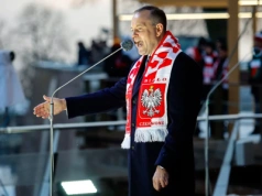 Pielgrzymka kibiców. Aktorka grzmi: Armia omamionych przez skrajne idee