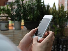 Drugi kraj blokuje Groka Elona Muska z powodu seksualizujących deepfake’ów