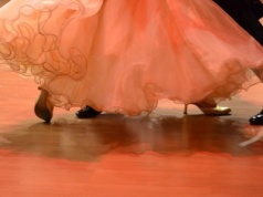 Zatańczyli tak na studniówce. Nagranie podbija sieć, internauci są zachwyceni