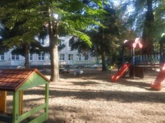 Warszawa likwiduje miejsca dla przedszkolaków. Co jest tego przyczyną?