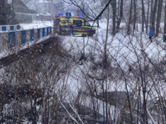 Ciężkie warunki na drogach, nie zniechęciły ich do jazdy...  alkohol dodał im odwagi