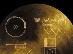 Wysyłając płytę w kosmos, ludzie dodali do niej zegar i to w formie, która nie potrzebuje tłumacza