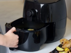 Tyle kosztuje korzystanie z airfryera. Tych błędów lepiej nie popełniaj, zwiększą zużycie prądu
