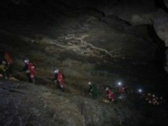 Chińczycy eksplorują jaskinie. Szkolenie do misji na Księżyc