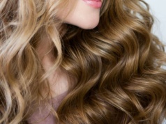 Ten szampon naszpikowany biotyną uratuje nawet najbardziej przerzedzone włosy. Zapomnisz o wcierkach