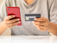 Złoty „chip” na karcie bankowej. Mało kto wie, do czego naprawdę służy