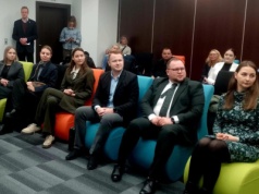 Studiują tak wytrwale, że w nagrodę mają gdzie mieszkać. Absolwenci UMK dostali klucze!