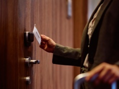 ​Kobieta zgłosiła molestowanie w hotelu. Policjant bez zarzutów