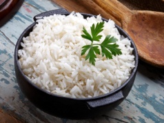 Ryż jak z restauracji w 15 minut. Wystarczy znać idealny czas gotowania i proporcje