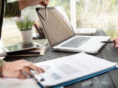 Umowy bez papieru i kolejek. Ruszył nowy system do e-zawierania umów