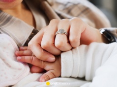 Nie tylko dziś kobiety boją się macierzyństwa. "Dawniej jakoś wchodziły w ten kierat. Ale to nie znaczy, że miały łatwiej"