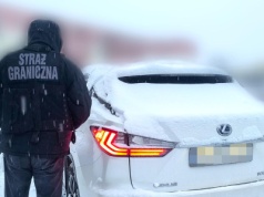 Sukces pograniczników z Podkarpacia. Odzyskali luksusowego Lexusa i koparkę