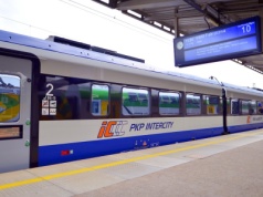 Nowe przystanki PKP Intercity są dziwne. Wysiądziesz, ale nie wsiądziesz