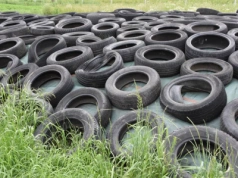 Opony na pryzmach bez pozwoleń? MRiRW zabiera głos w sprawie biurokracji