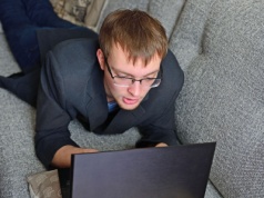 Pokolenie 30-latków mieszkających z rodzicami. "Hejtują osoby, które mają mieszkanie po dziadku"