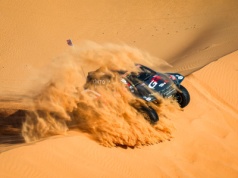 Najdłuższy etap Dakaru: Triumf Benavidesa i Variawy, problemy Eryka Goczała