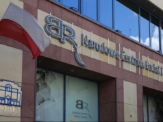 "Słupy", lewe faktury i miliony w gotówce. Prokuratura ujawnia mechanizm wyłudzeń z NCBR