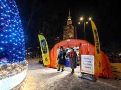 W czasie mrozów w Warszawie specjalne autobusy i namioty