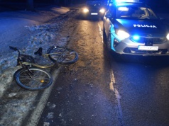 Wypadek w Trębaczewie. Osobówka potrąciła rowerzystę