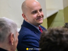 Poseł Matecki broni się przed poważnymi zarzutami. "CV i rozmowy nie pamiętam"