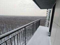 Czy trzeba odśnieżać balkon w bloku? Obowiązki właścicieli mieszkań