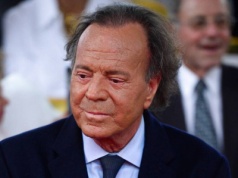 Czarne chmury nad Julio Iglesiasem. Byłe pracownice oskarżają legendę muzyki